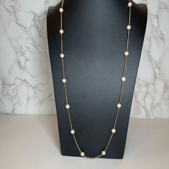 Sarah Coventry Long Length Faux Pearl Station Style Necklace Gold Tone Classic - Picture 1 of 4